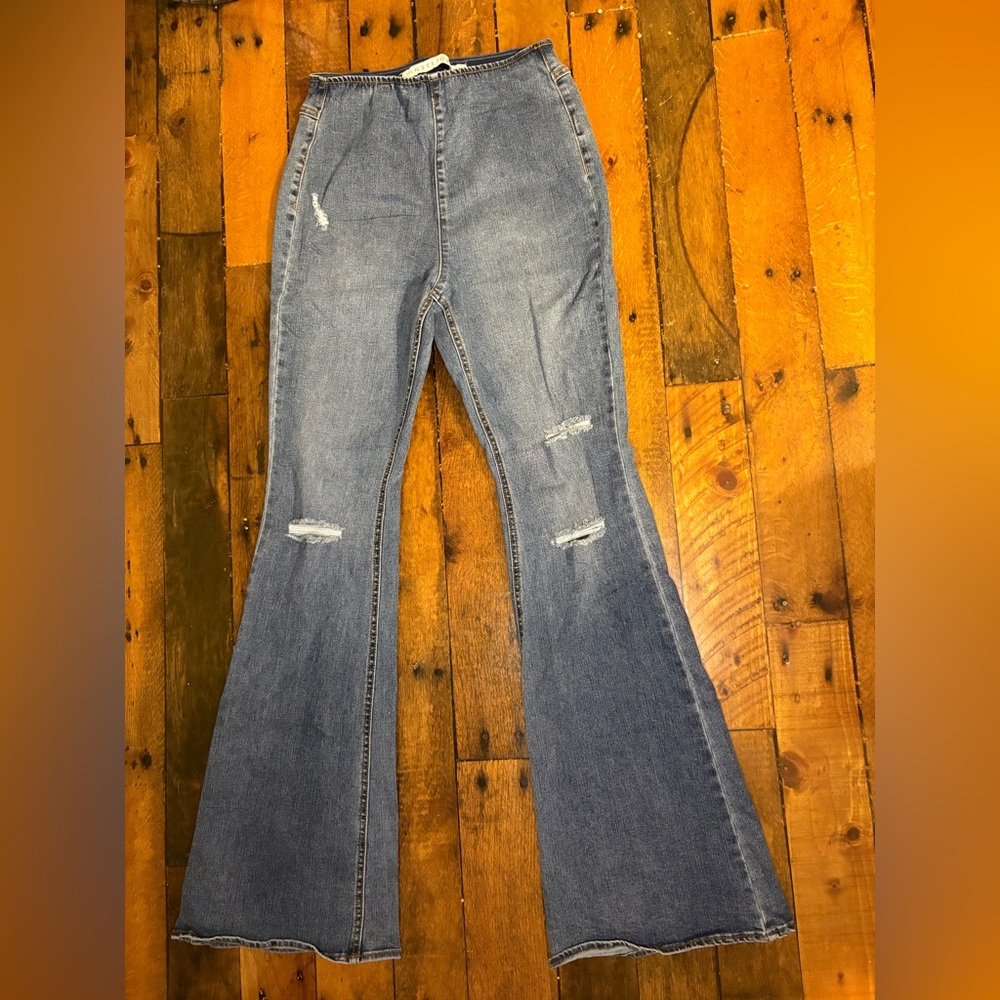 Tinseltown Juniors Flared Stretch Pull On Blue Jeans